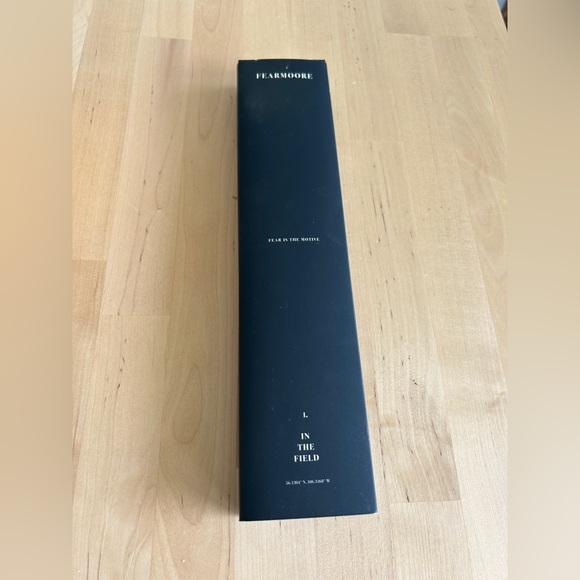 Fearmoore Watch with Two Strap options - Picture 8 of 8